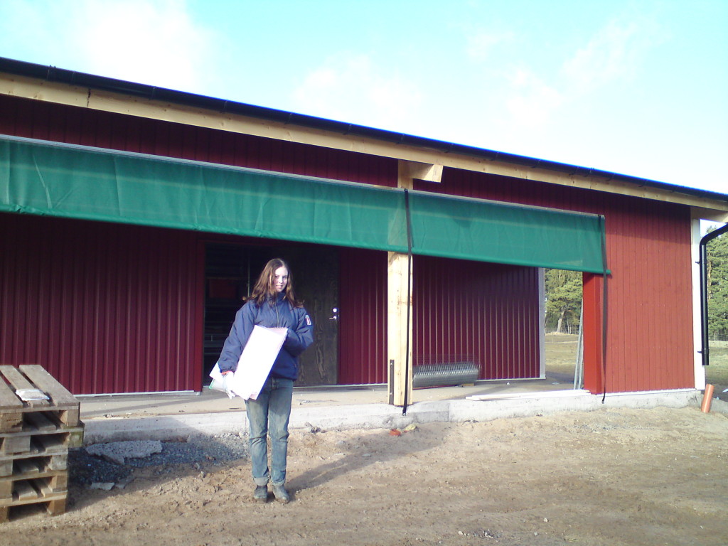 1 mars är det städdag inne och ute. Här min dotter Rebecca.