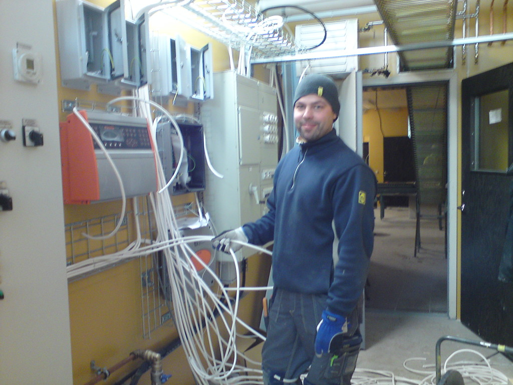 2 mars elektriker Anders granne. ok